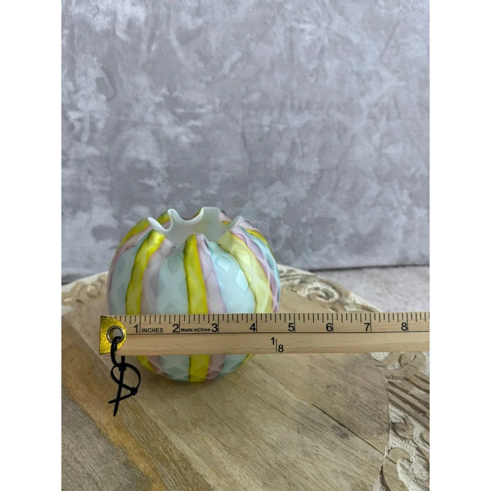 Art Glass Rose Bowl Striped Pastel‎ Yellow Pink Blue Satin Diamond Optic 4.5in